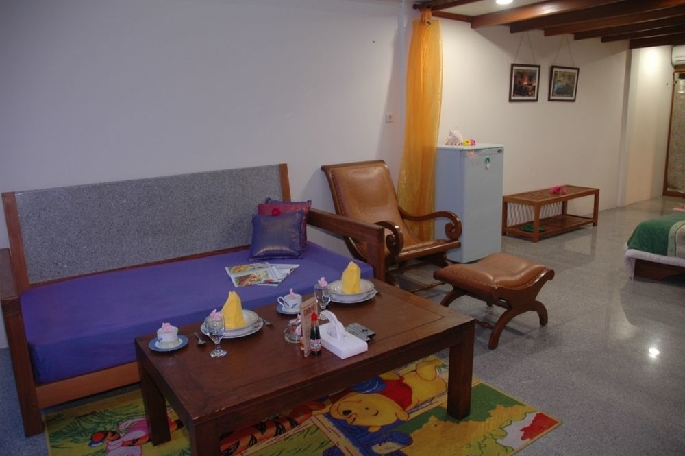 Hotel Sewu Padi Bedojo Exterior foto